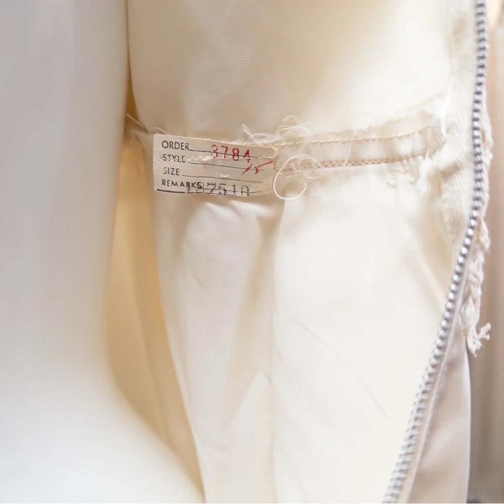 70s Wedding Dress in‎ Champagne with Empire Waist, ~25” and Lace Veil Headpiece